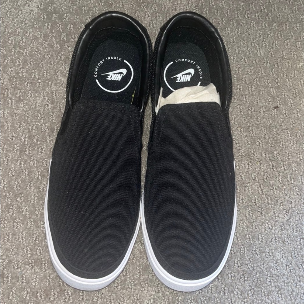 Nike slip one